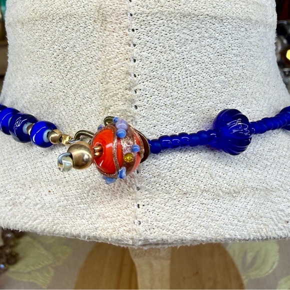 Stunning Venetian glass and wedding cake beads in cobalt blue 20 “ - Picture 5 of 5